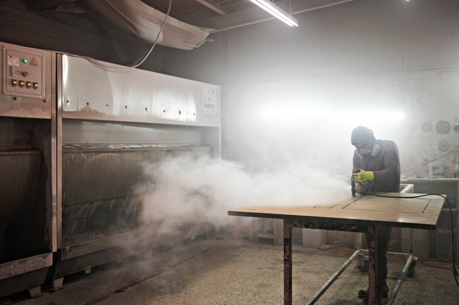 Stone fabrication - grinding and polishing in the workshop